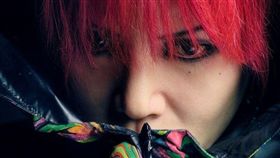 hide死亡轟動全日本　20年後紀錄片解謎 ／翻攝自翻面映畫臉書