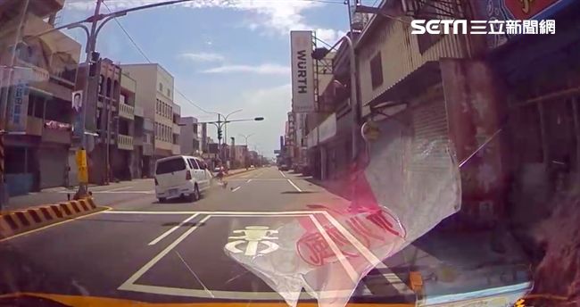 巧合？婦鬼月騎車左轉444巷遭撞死