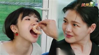 大S一席吃蝦論　讓男人們都搶著剝蝦