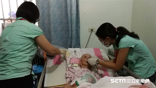 把醫師送到家　8旬嬤大褥瘡痊癒了