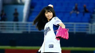 齋藤飛鳥桃園開球　日本粉絲超羨慕