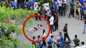 大陸,廣東,城管,攤販,衝突(圖/翻攝自微博)