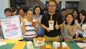 與母賣手工皮件立口碑　全家投入創業路