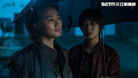 在電影《中國城》中金高銀飾演一位遭到遺棄的孩子。（圖／華聯國際提供）