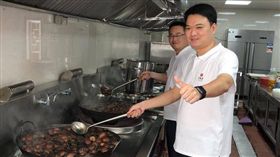 衝著一句「大陸人吃不起」　他推近5千元天價茶葉蛋(圖/翻攝自AI財經社)