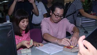 陳意涵七夕帶球嫁！木柵登記升格人妻