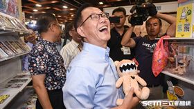 丁守中參觀漫畫博覽會。 （圖／記者林敬旻攝）