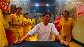 太子與關聖帝君的互動，萌翻一票網友。