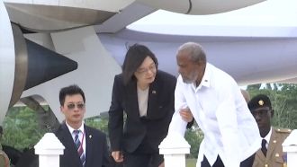 貝里斯總督險撲街　小英出手神救援！