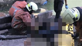 新竹,水車,頭前溪,單車道,釣魚,水泥塊（圖／翻攝畫面）