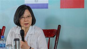 總統同慶之旅　與媒體茶敘（1）總統蔡英文「同慶之旅」出訪友邦巴拉圭和貝里斯，當地時間17日傍晚在貝里斯與隨團媒體茶敘。中央社記者裴禛貝里斯攝　107年8月18日