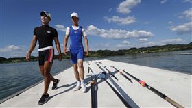 ▲南北韓聯手划船。（圖／美聯社／達志影像）