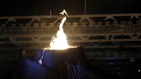 雅加達亞運開幕式表演、點聖火。（圖／美聯社／達志影像）