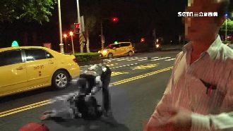 疑未兩段式左轉　2騎士遭撞噴飛重傷