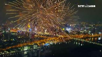 歌手接力開唱　大稻埕煙火節人潮擠爆