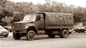 軍卡,軍用卡車,軍人（翻攝維基百科）