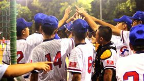 U12亞洲少棒　中華隊預賽全勝晉級第10屆BFA U12亞洲少棒錦標賽，中華隊15日預賽最後一戰與印尼隊交手，全場敲出14支安打，以17比1、4局拿勝，中華隊預賽3戰全勝，晉級4強複賽。（中華民國棒球協會提供）中央社記者謝靜雯傳真　107年8月15日