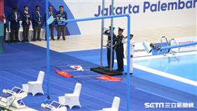 ▲中國國旗掉落地上。（圖／記者蕭保祥攝）