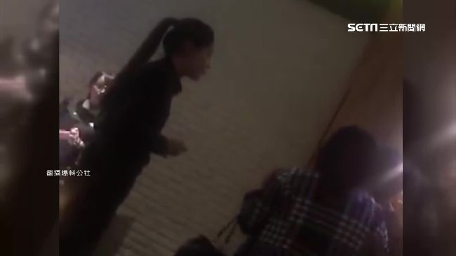只是送錯飲料…男怒轟電影院女員工