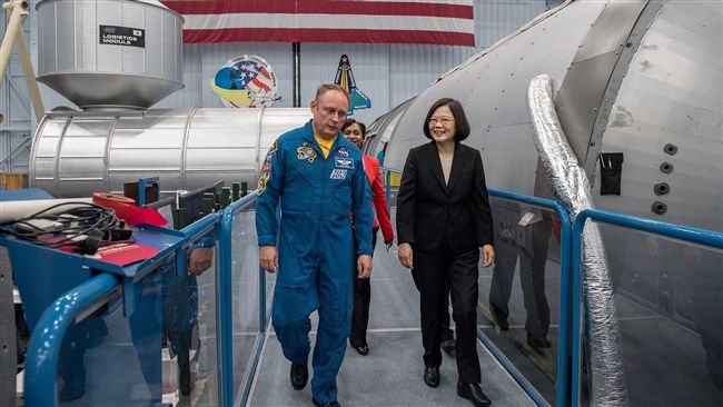 蔡總統訪NASA　發臉書和網友分享