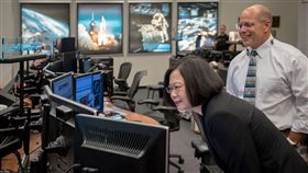 總統蔡英文19日參訪美國國家航太總署（NASA）所屬詹森太空中心（Johnson Space Center）。