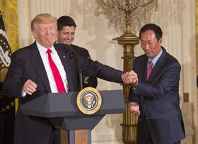 郭台銘 川普 〈圖／翻攝自大陸網站東方IC〉

