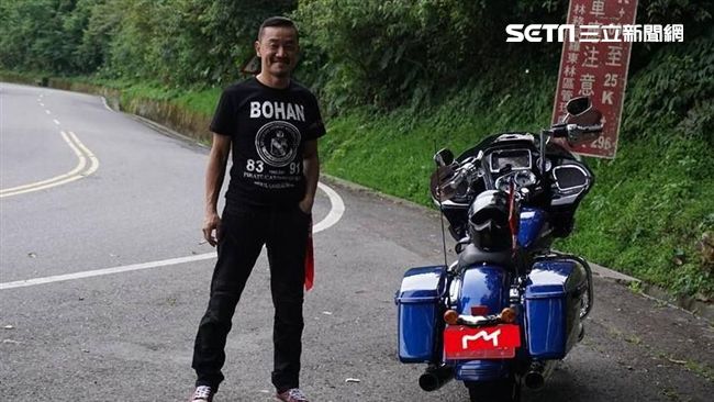 陳為民弟遇鬼擋牆？路倒北宜呈這姿態