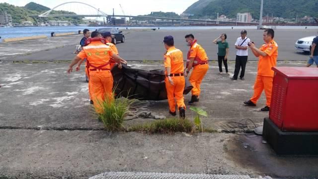 賞鯨驚見女浮屍　遺體浮腫泡爛難辨識
