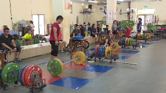 舉重只吃70元便當　鼓山高中急募款