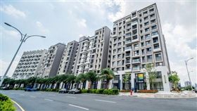 台中市勞工宅1期，2014年推出每坪僅1字初頭。（圖／台中市經發局提供）