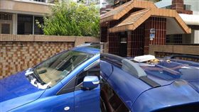 爆料公社,停車,垃圾,便當,住戶,擋門,車主,／翻攝自爆料公社