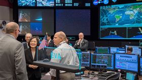 蔡英文總統參觀美國國家航空暨太空總署（NASA）所屬詹森太空中心(圖/翻攝自蔡英文臉書)