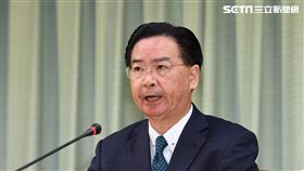 吳釗燮宣布與薩國斷交外交部長吳釗燮21日召開臨時記者會表示，政府上午掌握到中美洲邦交國薩爾瓦多即將與中國建交，在確認所有外交途徑無效後，決定宣布與薩國斷交。中央社記者張皓安攝　107年8月21日