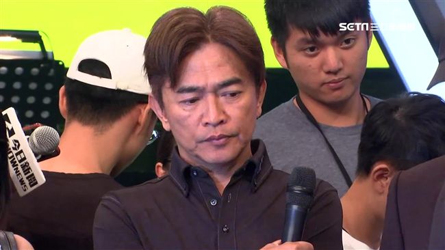 憲哥危機處理3招　網讚：天王級風範
