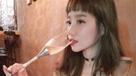 楊皓如,辦公室戀情,偷吃,綁鞋帶,造型師（圖／翻攝自Facebook）