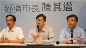 陳其邁召開記者會批韓國瑜，圖/陳其邁選辦