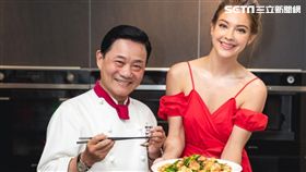 安妮出食譜情同父親的阿基師前來站台。(伊林娛樂提供)