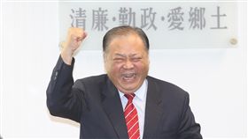 民進黨中執會　邀澎湖縣長政績報告民主進步黨22日下午舉行中執會，邀請澎湖縣長陳光復（圖）政績報告，說明施政成果。中央社記者謝佳璋攝　107年8月22日