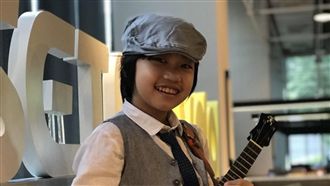 手部發展遲緩　他竟成烏克麗麗神童