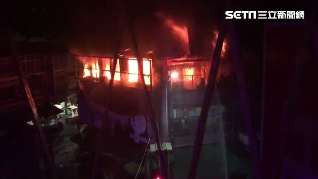 深夜家裡突失火　7旬嬤上廁所救全家