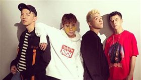 「役」男做公益！TOP1家瑋、斯辰赴花蓮淨灘響應做環保　圖／翻攝自家瑋臉書