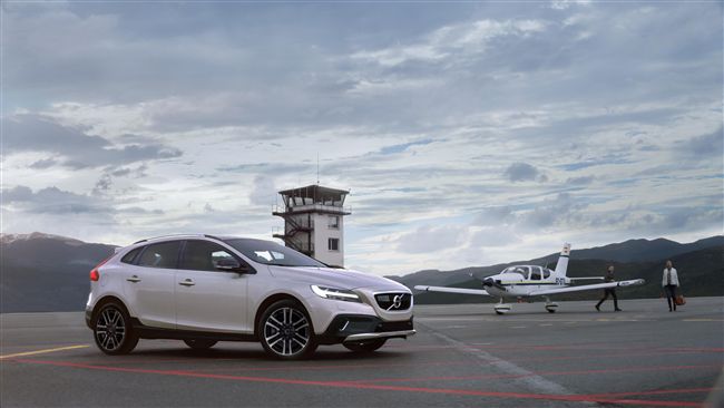 影／人氣掀背車改款　V40家族上市