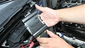 （業配／車訊網）外掛式電腦剖析(上) 這與其他改車法有何差別呢？
