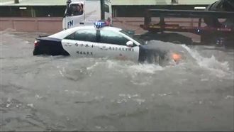 聯結車釀「海嘯」　員警崩潰：開慢點