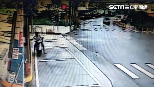 他二度想加霸王油　員工不理怒嗆燒毀
