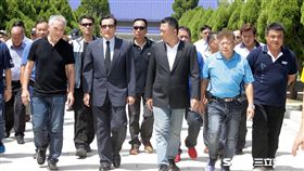 國防部上午在金門舉辦「八二三戰役六十週年紀念活動」 國防部長嚴德發／前總統馬英九 邱榮吉攝