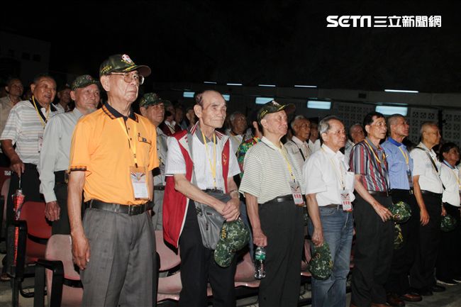 八二三戰役勝利一甲上百名參戰先進官兵前往金門出席紀念大會，場面莊嚴隆重。（記者邱榮吉/攝影）