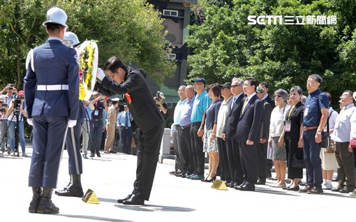 八二三戰役勝利一甲子國防部長嚴德發主持太武山公墓公祭儀式。（記者邱榮吉/攝影）