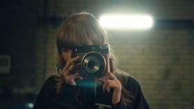 富士軟片FUJIFILM提供　拍立得　泰勒絲　instax SQUARE SQ6