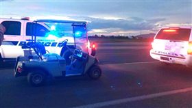 美國,亞利桑那州,高爾夫球車,高速公路,國道（圖／翻攝自Dept. Public Safety推特）